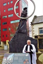 Vicar CU + plaque temp2.JPG