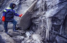 cobbled ice.jpg